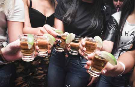 הרצאה להורים למתבגרים: לא בראש שלי - תרבות הבילוי של מתבגרים עם סמים ואלכוהול